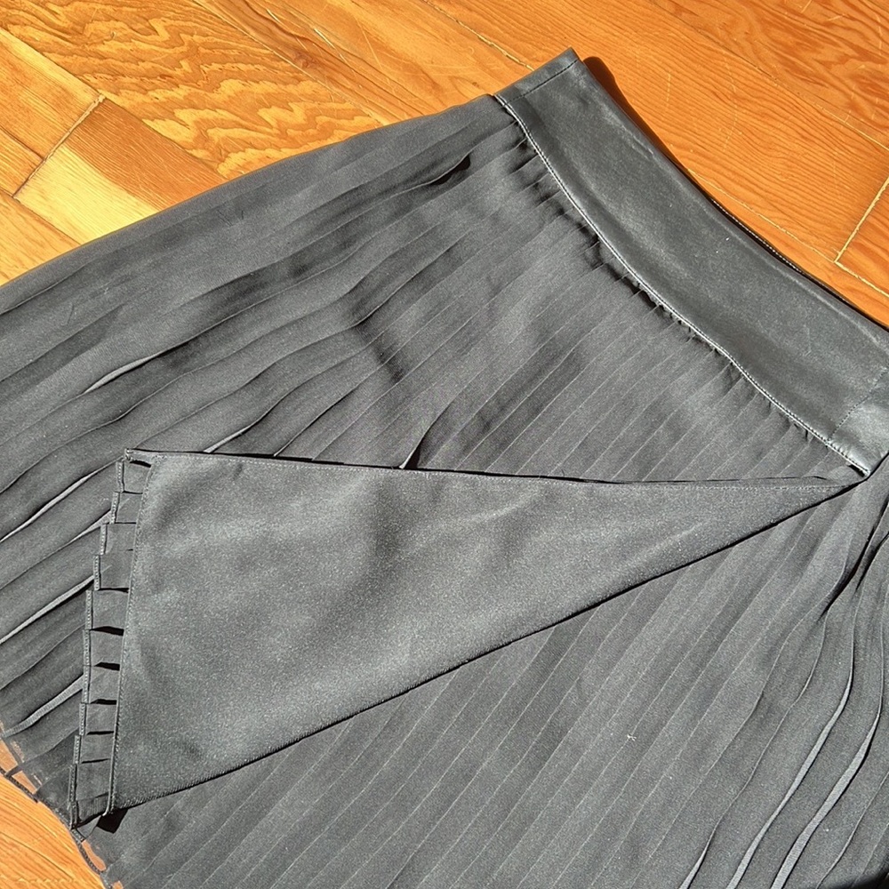 Alice + Olivia pleated skirt